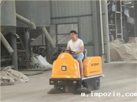 电动扫地车有效解决建筑工地施工扬尘难题