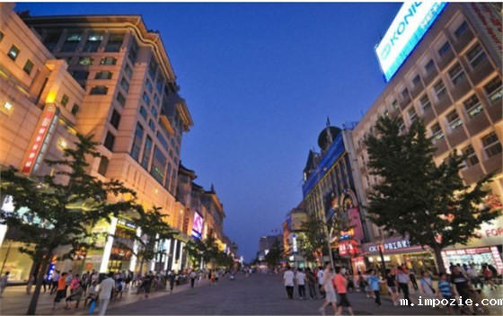 电动扫地车在广场步行街的应用 电动扫地车在广场步行街的应用