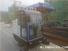 如何选购合适自己工厂环境的车间扫地车