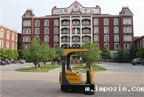 小型电动扫地车在市政环卫有哪些作用