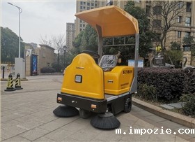 让小型电动扫地车守卫物业小区环境卫生