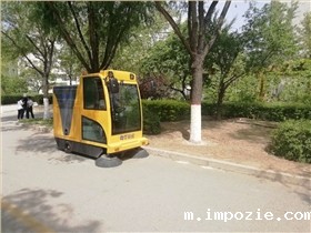 工业园区用何种大型扫地车合适