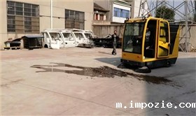 驾驶式电动扫地车与人工清扫的差距