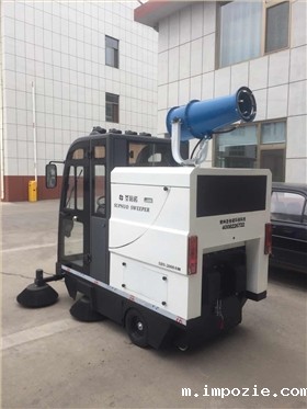 2000AW封闭式扫地车助力小区清洁