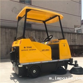 封闭式驾驶扫地车的4种类型和应用环境 封闭式驾驶扫地车的4种类型和应用环境