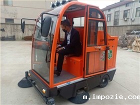 2000A电动扫地车助力物流中心清洁服务 2000A电动扫地车助力物流中心清洁服务