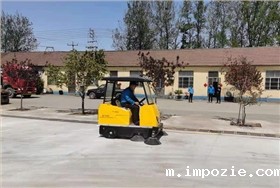 工厂用小型扫地车保洁非常必要 工厂用小型扫地车保洁非常必要