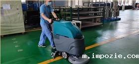 对于驾驶员来说,中小型驾驶洗地机有很多优点 对于驾驶员来说,中小型驾驶洗地机有很多优点