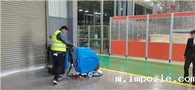 工厂车间的洗地机可以为他们节省成本 工厂车间的洗地机可以为他们节省成本