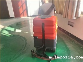 工业洗地机清洁环氧地板的优点是清洁效率高,清洁效果好 工业洗地机清洁环氧地板的优点是清洁效率高,清洁效果好