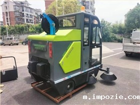 高效清洁的革命:驾驶式清扫车为城市卫生保驾护航 高效清洁的革命:驾驶式清扫车为城市卫生保驾护航