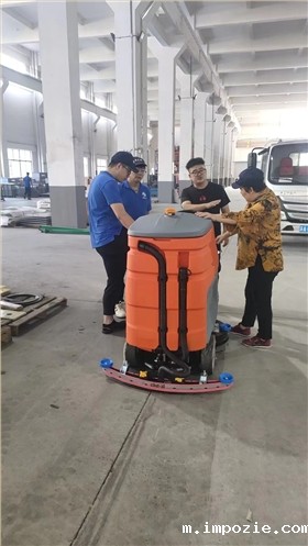 商业洗地机在各个行业中均展现出其广泛的应用范围和巨大的市场潜力