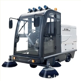 小型清扫机作为校园清洁的新利器