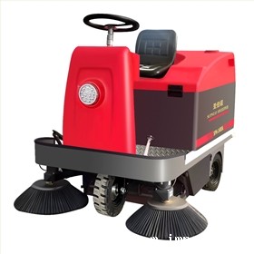 小型清扫车