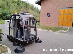 小型扫地车，高效清洁的理想之选