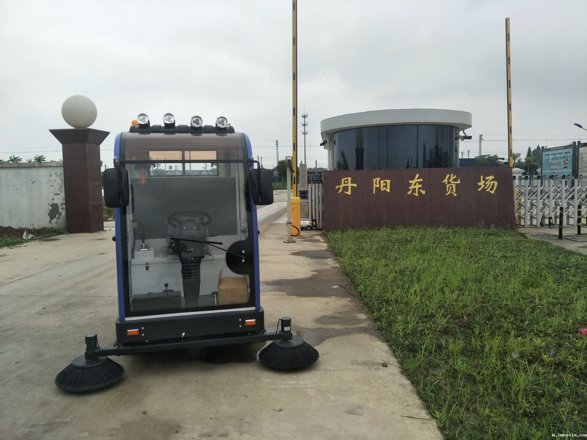 小优米app下载苹果电动扫地车1800B