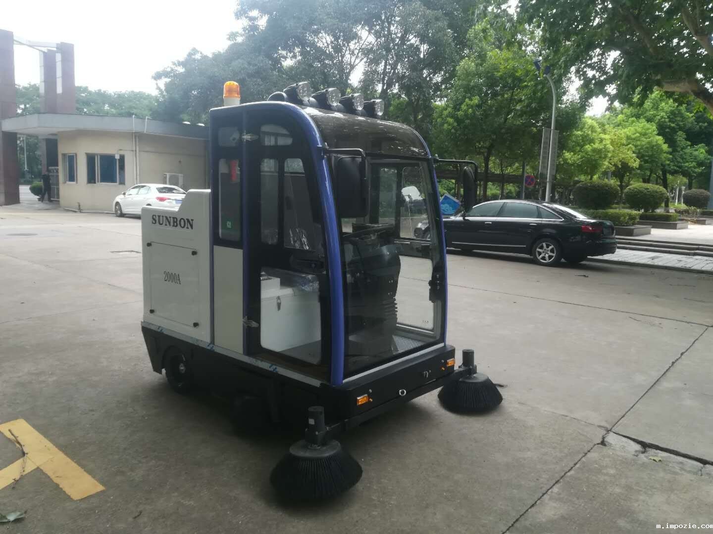 小优米app下载苹果电动扫地机走进河海大学常州校区