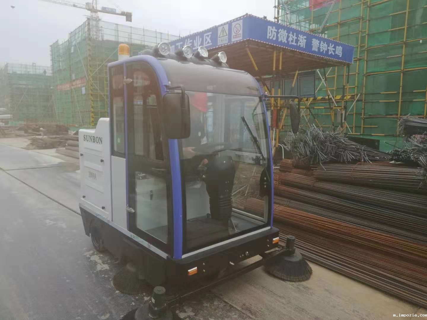 小优米app下载苹果电动扫地机获河南建筑工地欢迎