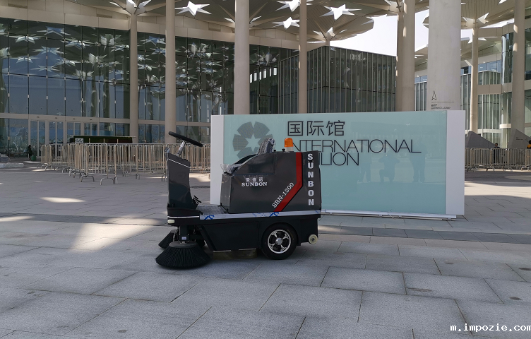 公园景区选择驾驶式扫地机的原因