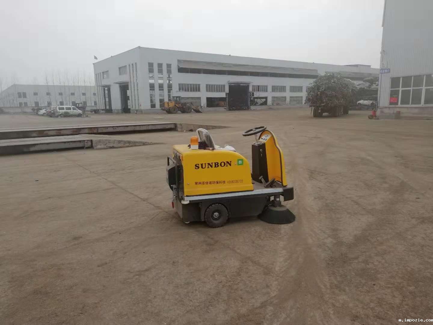 工厂扬尘清洁就用小优米app下载苹果小型车间扫地机