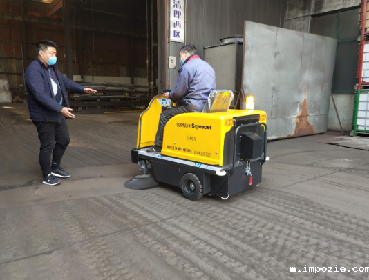 常州前黄某工厂客户采购小优米app下载苹果驾驶式电动扫地车