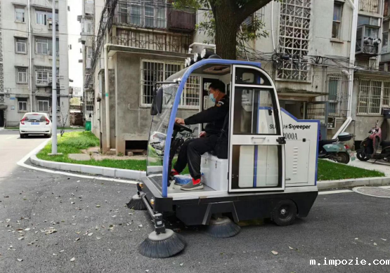 江西九江客户采购2000A驾驶式电动扫地车客户反馈非常好