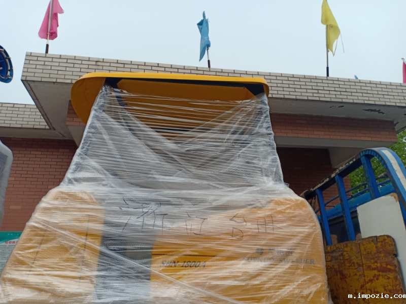 浙江台州某农贸批发市场采购新款1800电动扫地机