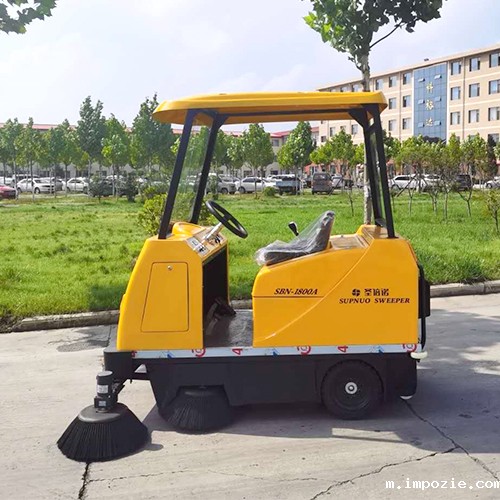  那为什么物业爱用小型清扫车呢？